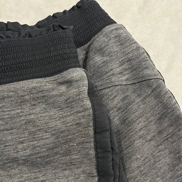 Lululemon size 6 womens Gray and Black Casual Shorts - Picture 5 of 7
